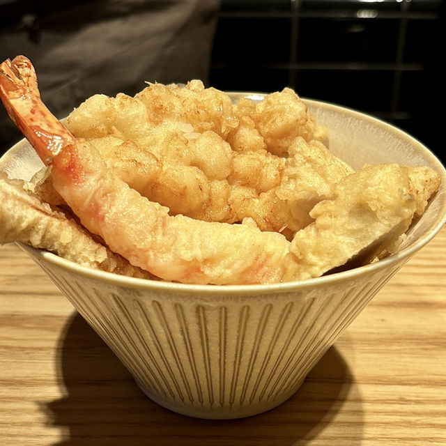 【京都・祇園】目の前で仕上げる海老天とじ丼「京都天ぷら 天のめし 祇園本店」