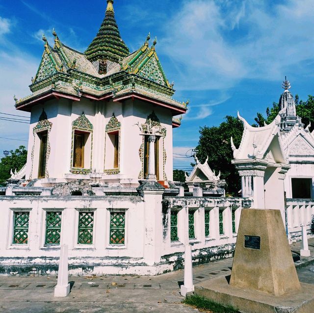 泰國曼谷著名歷史古跡皇家寺廟景點Wat Amarinthraram Worawihan，適合打卡拍照📸冥想