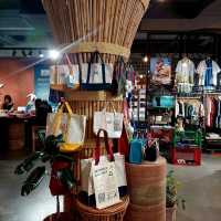 ช๊อปปิ้งสินค้าเชียงใหม่เอกลักษณ์ใหม่ • Good Goods