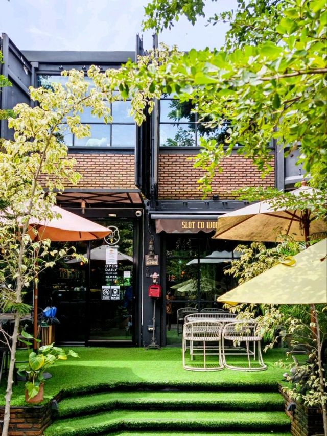 SLOT CAFE คาเฟ่ปากเกร็ด ในเมืองทองธานี นนทบุรี