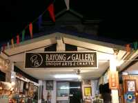 ชมงานศิลป์ที่ Rayong Gallery 