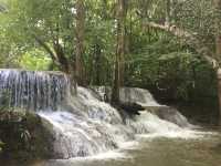 ชวนเที่ยวน้ำตกห้วยขมิ้น กาญจนบุรี 🦋🌿🌳