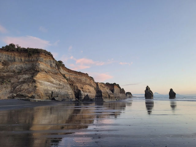 Three Sisters and the Elephant Rock, NZ