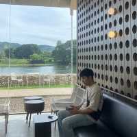 Roccia Cafe Kanchanaburi ใกล้สะพานข้ามแม่น้ำแคว