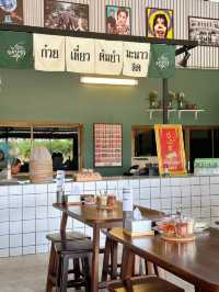 ‘มิถุนา’ ก๋วยเตี๋ยวต้มยำมะนาวสด ให้เครื่องเยอะ!