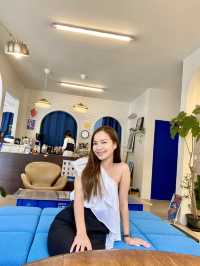 จิบกาแฟ พร้อมเล่นกับเจ้า 4 ขา ที่ Neighbor Dog