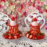 Sweet Time at Cafe de Peru🍓💐