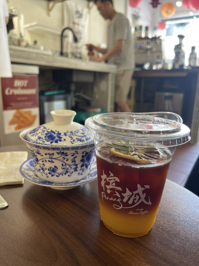 Senses Coffee – A Cozy Hideaway with Artistic Charm in Penang ☕🎨