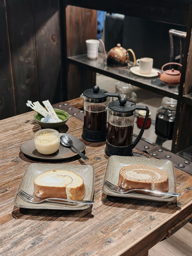 ☕️日本越後湯澤站正對面好吃蛋糕卷温泉咖啡店🤎