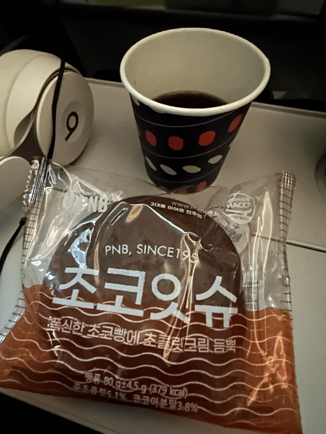 에어프레미아 초코파이 간식 & 기내 라면
