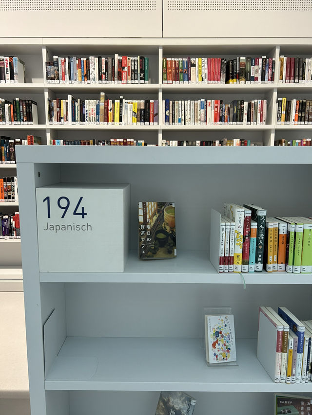 🇩🇪フォトジェニックな立方体の図書館📖