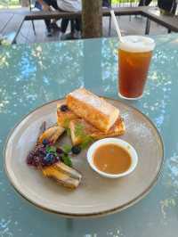 Aesthetic Café Experience at The Glasshopper