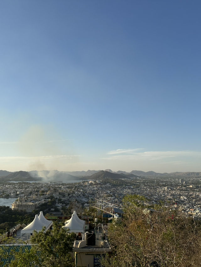 印度 -Udaipur 一個悠閒美麗讓我愛上的白色城市！