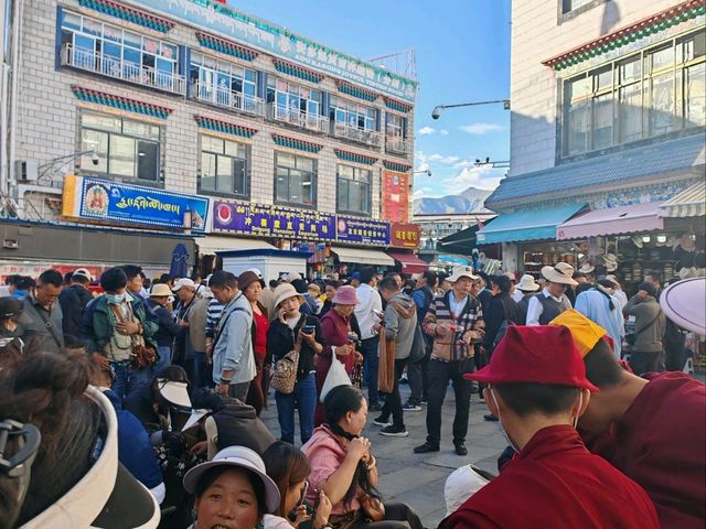 Exploring Barkhor Street: A Lively Market and an Unforgettable Photo Shoot