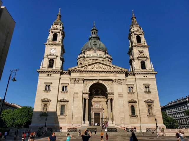 [🇭🇺ブダペスト] 聖イシュトヴァーン大聖堂 — 街の中心にそびえる壮麗なファサード