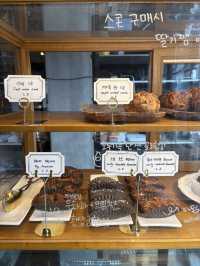 채광 좋은 자리에서 브런치 즐기기 좋은 ‘라스커피’☕️