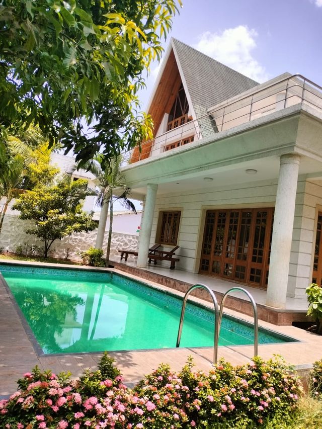 Bungalow 2 BHK, 3 BHK