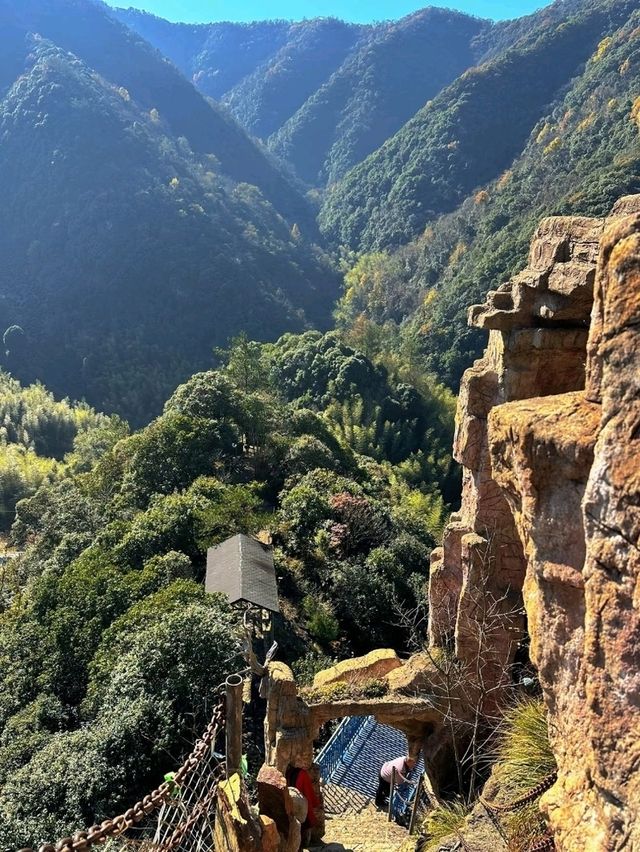 Ink-Tinted Tingxi: A Serene Masterpiece
