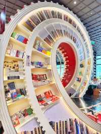 ร้านหนังสือ เขาวงกต ณ เมืองเซินเจิ้น 