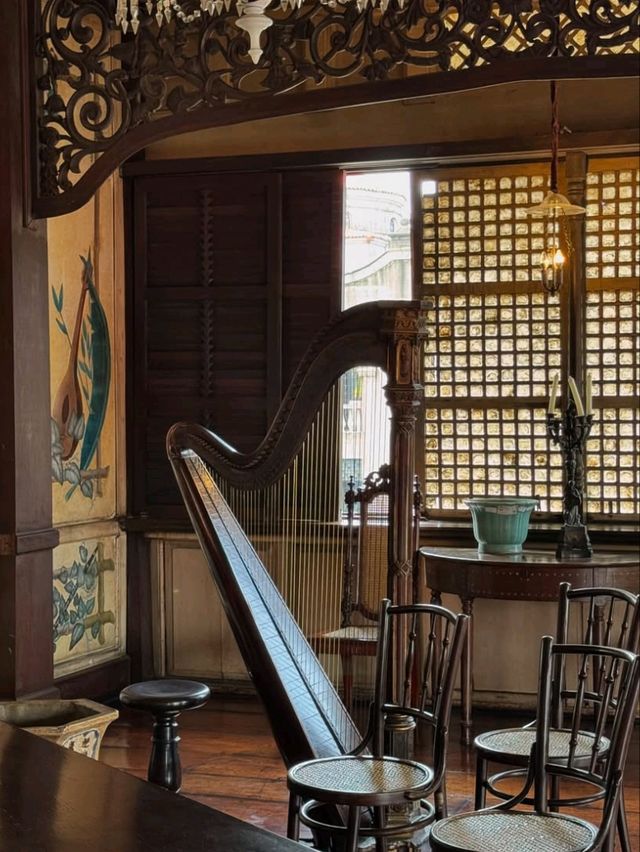 Step Back in Time at Casa Manila 🏛️✨