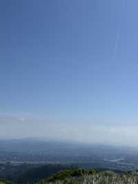 風從草原來——陽明山擎天崗的緩步與遠望