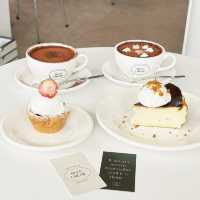 BLEU CREME Cafe