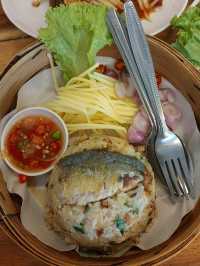 ข้าวลงเข่ง 🍽 ริมหาดวอนนภา🏖