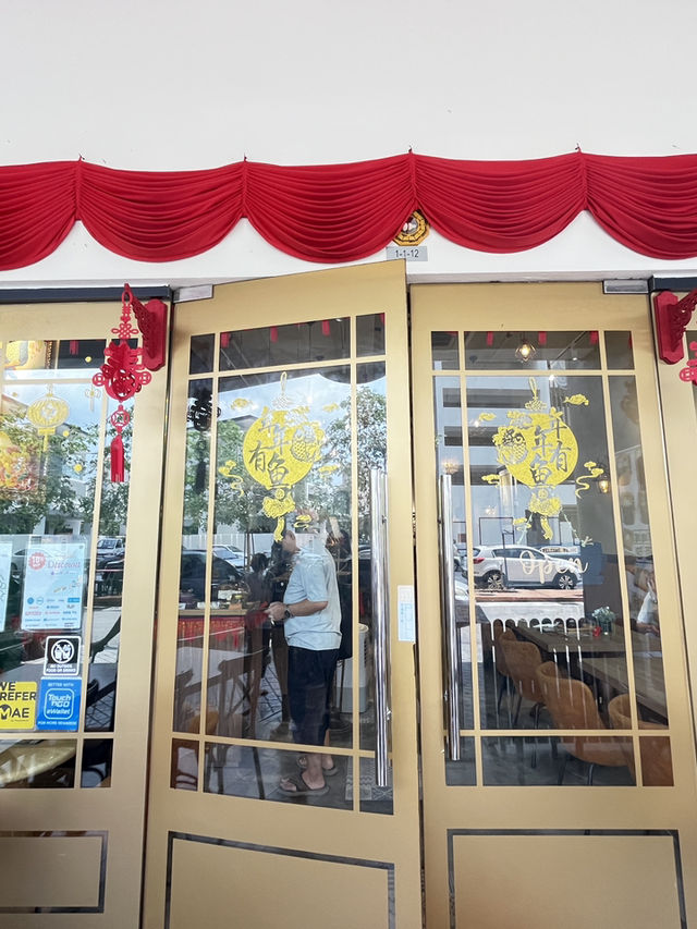 A cozy cafe serving local & Western Food : 21 Fusion