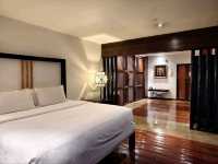 “Tropical Soul in the City: Villa Samaldi’s Secret Garden Retreat”