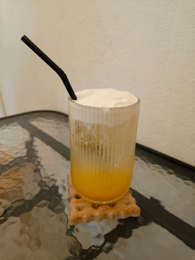 Sunshine in a Glass at This Cozy Cafe 