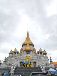 วัดไตรมิตร หรือวัดหลวงพ่อทองคำ