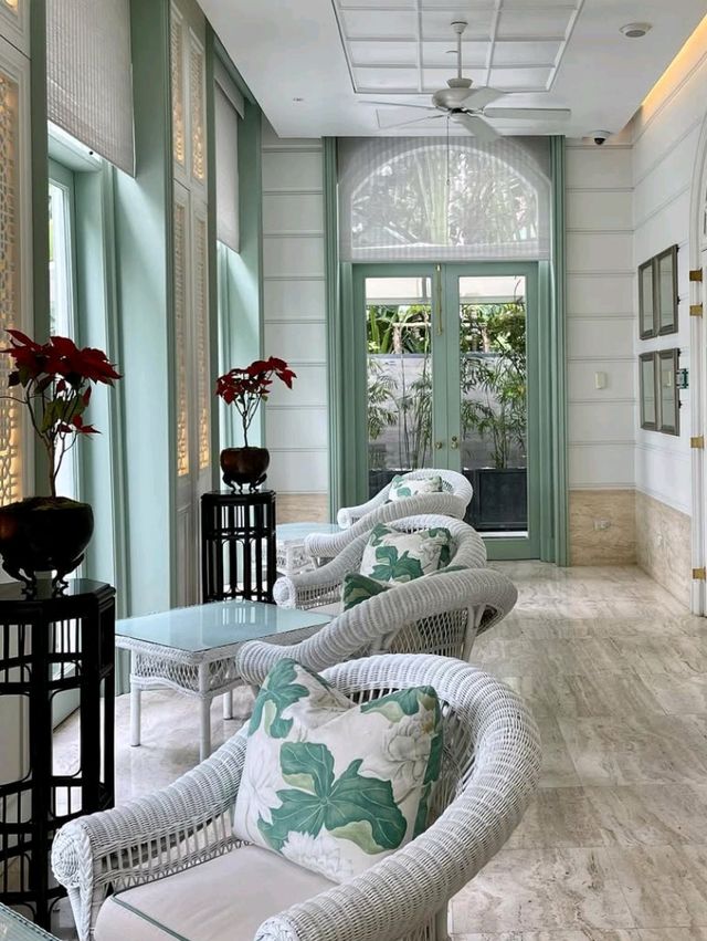 ☕ Elegant Moments: The Authors' Lounge Bangkok  🕊️📖