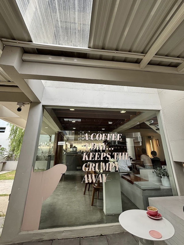 Phil Coffee Co Rama IXคาเฟ่สไตล์วินเทจย่านพระราม9
