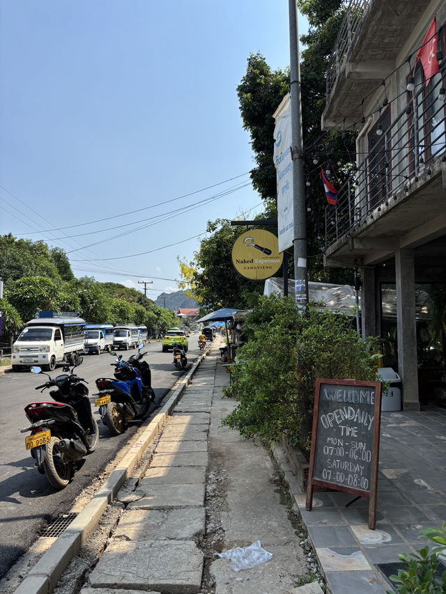 Naked espresso คาเฟ่สวย บรรยากาศดี ที่วังเวียง