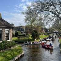 A Fairy Tale Village — Giethoorn