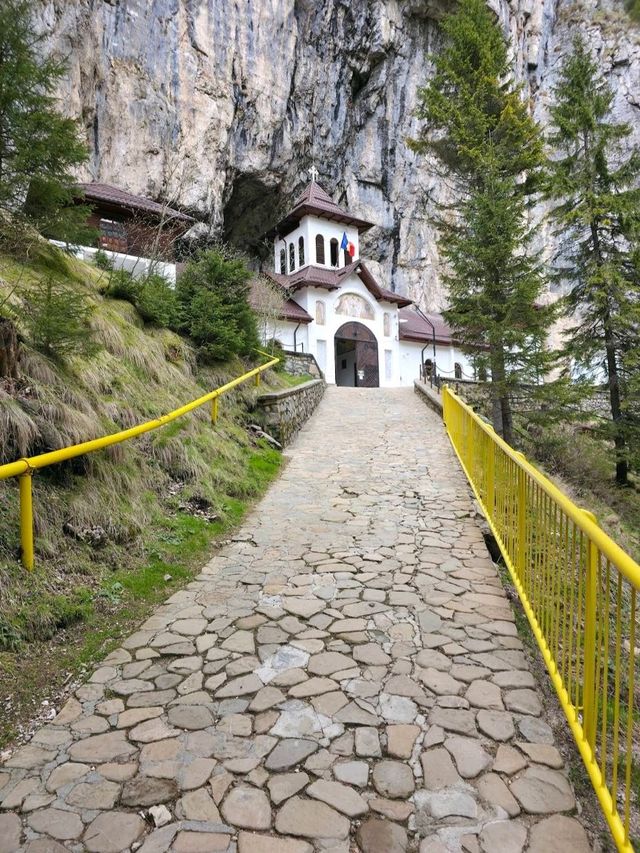 Peștera Ialomiței