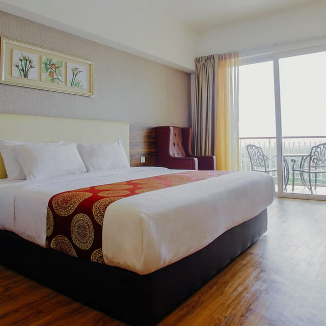 A Coastal Retreat Where Luxury Meets Tranquility