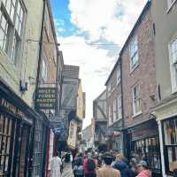 York Day Trip: The "Ghost Shop" Queue Was Insane! 👻🏰