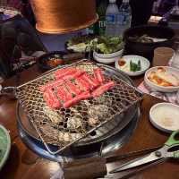 お肉屋さんが入ってる富平駅中にある焼肉屋さん