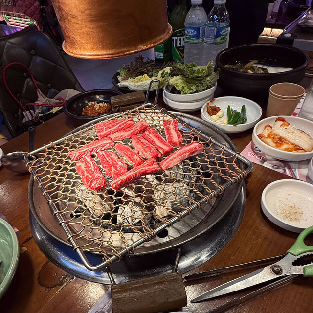 お肉屋さんが入ってる富平駅中にある焼肉屋さん