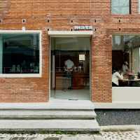 A Tropical Escape for Coffee Lovers