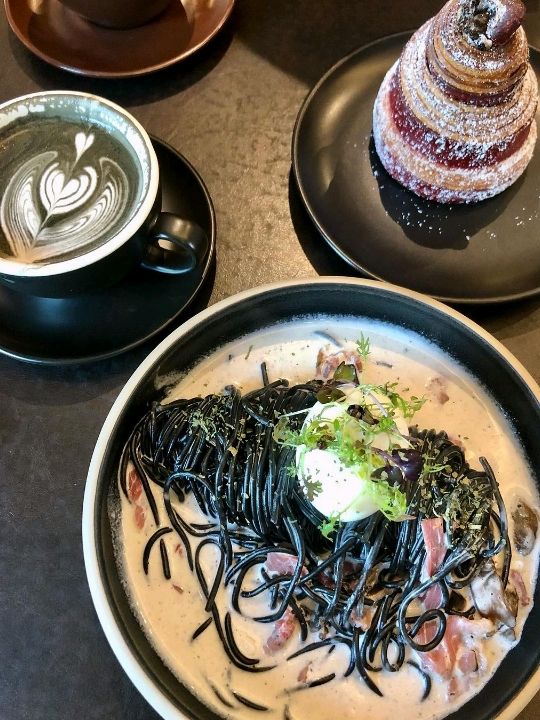 Black bixon cafe