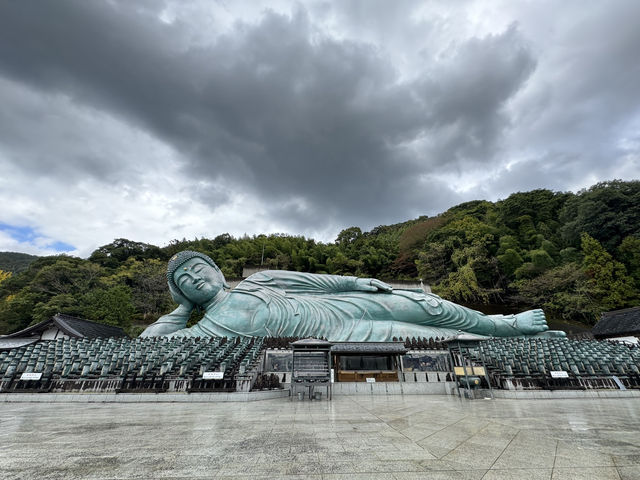 🌄 Nanzoin Temple – Tranquility Beneath the Giant Buddha