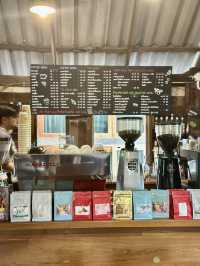 Poom Cafe จ.อ่างทอง