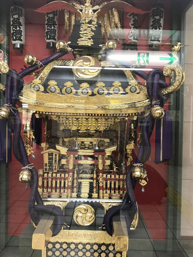 【東京　浅草寺と伝法院庭園、にぎわう寺町を歩く】