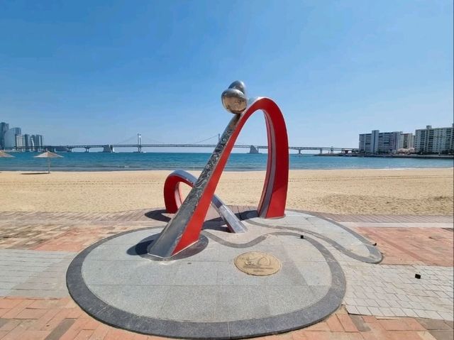 広安大橋が彩る絶景！広安里ビーチの魅力