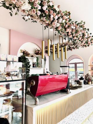 Cute cafe in pink colour 💞 
