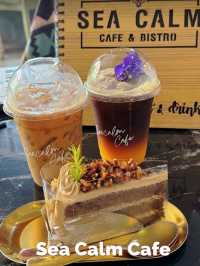 Sea Calm Cafe Phuket (ร้านสีคราม): คาเฟ่สไตล์ยุโรป