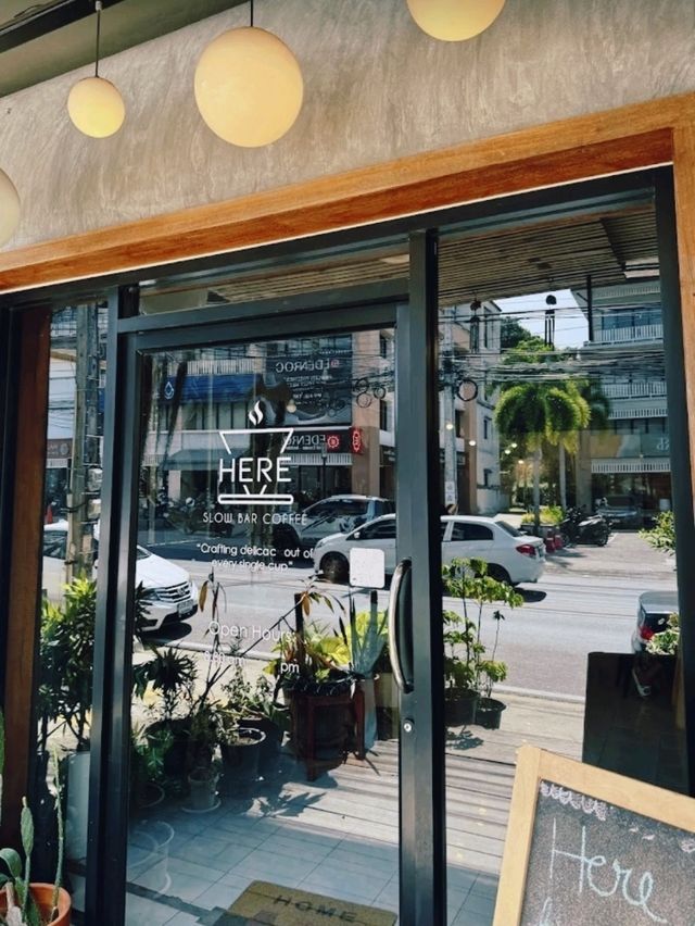 HERE COFFEE AND EATERY คาเฟ่สำหรับคอกาแฟ