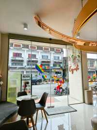 EMQUARTER CAFE 